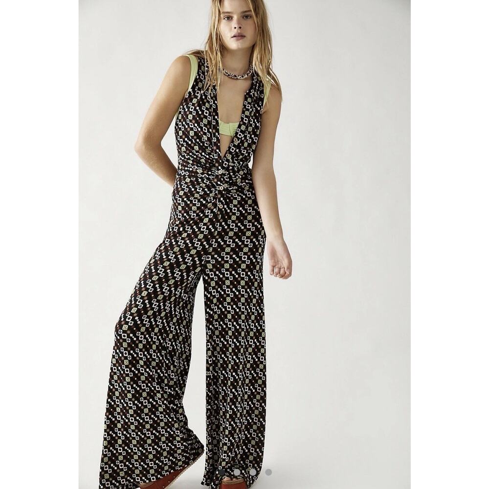 Free People Shayla Jumpsuit Size L NWOT Wide Leg Retro Sleeveless Lightweight - Picture 1 of 9